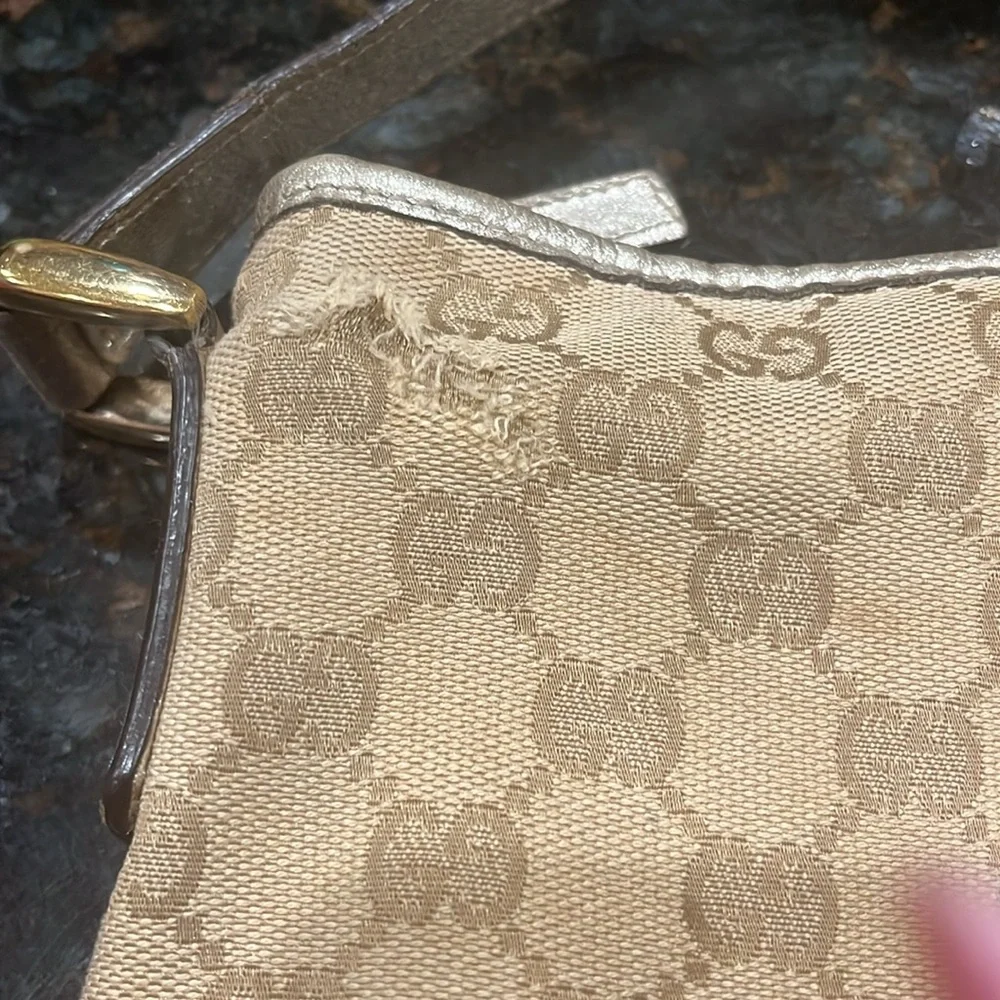 Gucci cross body/with metallic trim in champagne gold - Picture 6 of 16